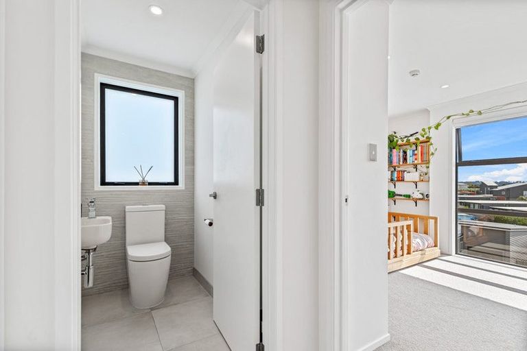 Photo of property in 16 Raranga Lane, Hobsonville, Auckland, 0616