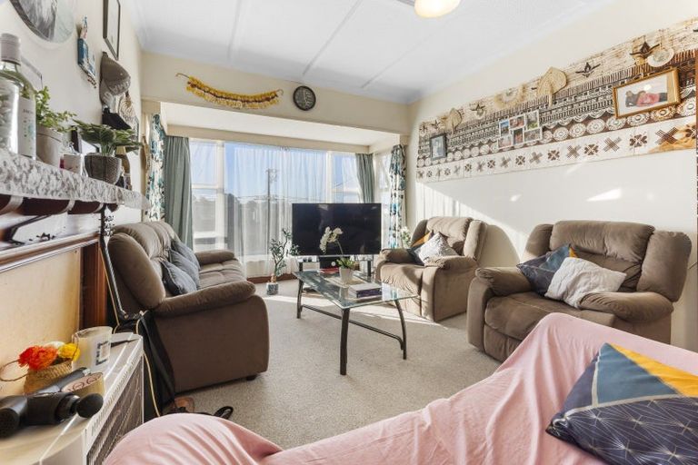 Photo of property in 27 Kawatiri Avenue, Gonville, Whanganui, 4501