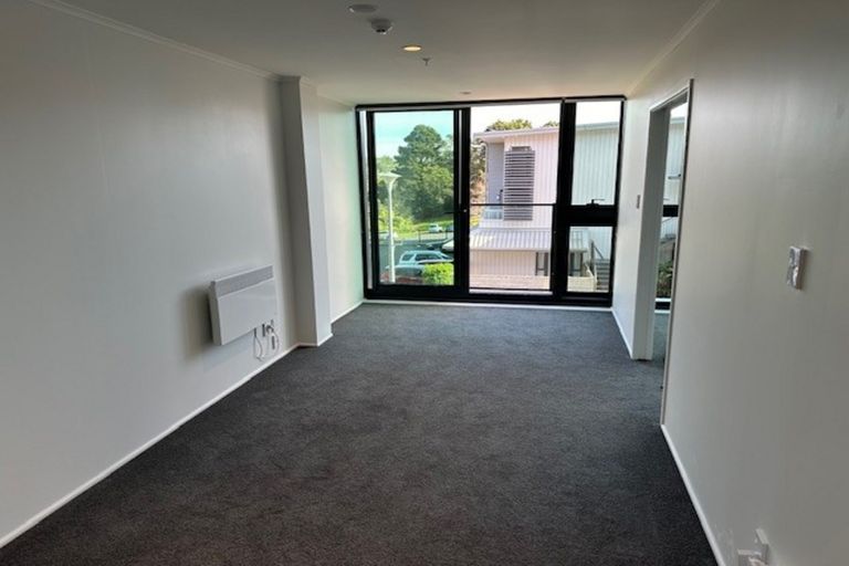 Photo of property in 30/6d Westward Ho, Glen Eden, Auckland, 0602