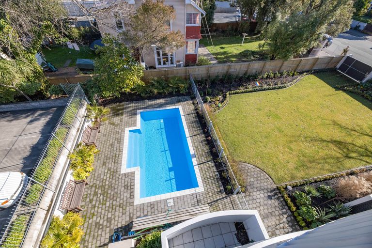 Photo of property in Gloucester Towers, 28/28 Gloucester Street, Christchurch Central, Christchurch, 8013