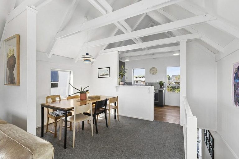 Photo of property in 77 Kaikoura Street, Maupuia, Wellington, 6022