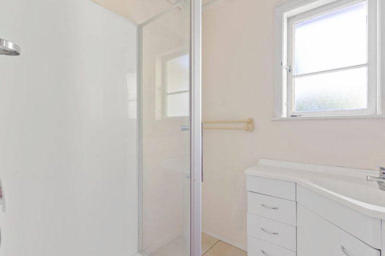 Photo of property in 52 Beaumonts Way, Manurewa, Auckland, 2102