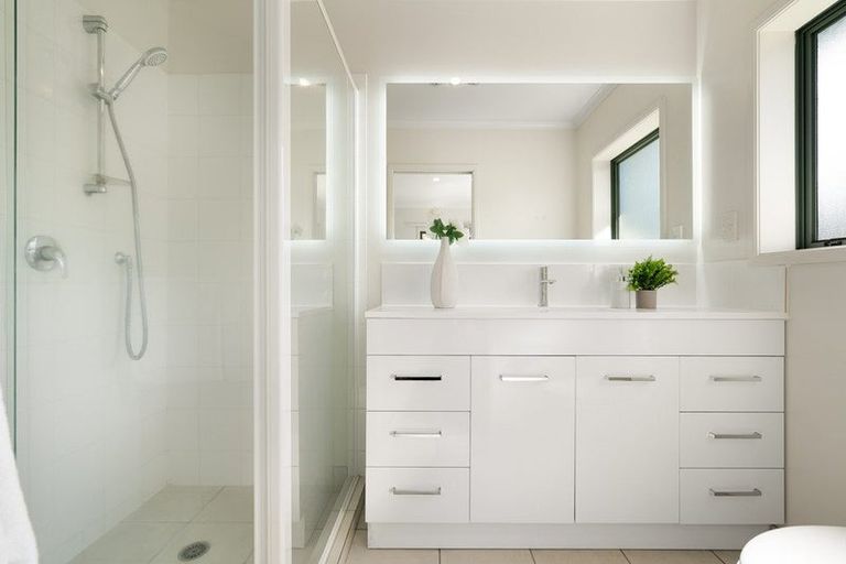 Photo of property in 26 Glencalder Place, Wattle Downs, Auckland, 2103