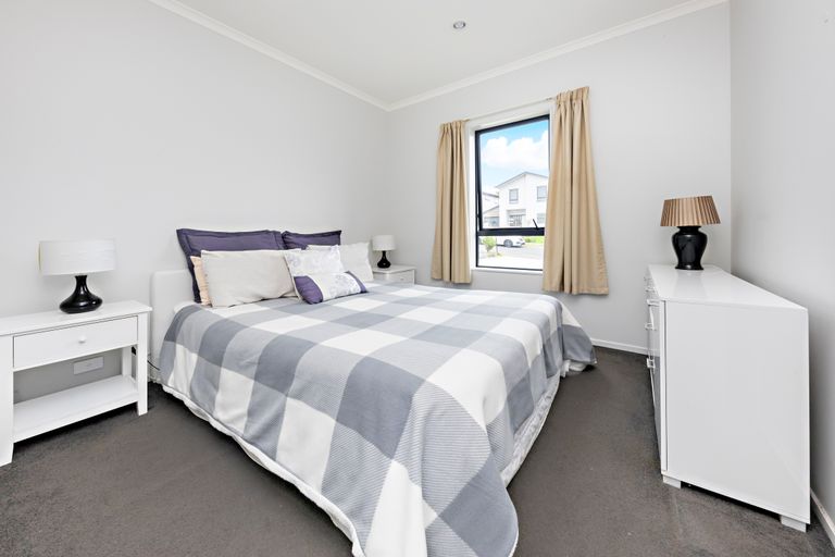 Photo of property in 6 Kohi Kai Place, Weymouth, Auckland, 2103