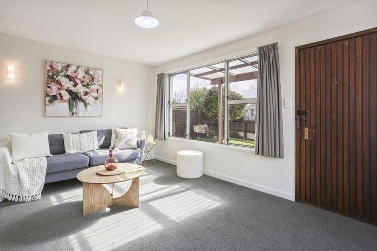 Photo of property in 1/6 Quinton Place, Bishopdale, Christchurch, 8053