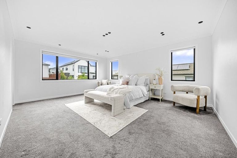 Photo of property in 1 Luff Place, Long Bay, Auckland, 0630