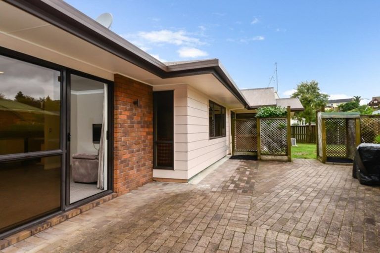 Photo of property in 52 Ashley Street, St Andrews, Hamilton, 3200