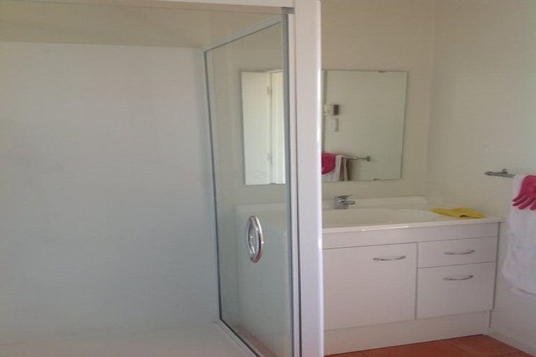 Photo of property in 33 Alexander Street, Cockle Bay, Auckland, 2014