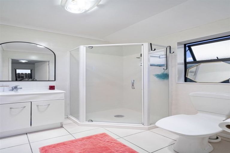 Photo of property in 45 Nicholas Gibbons Drive, Clendon Park, Auckland, 2103