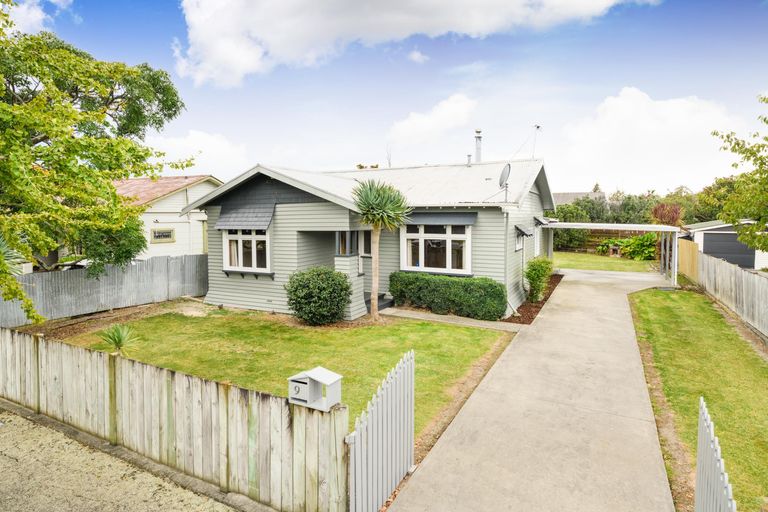 Photo of property in 9 Burns Avenue, Takaro, Palmerston North, 4412