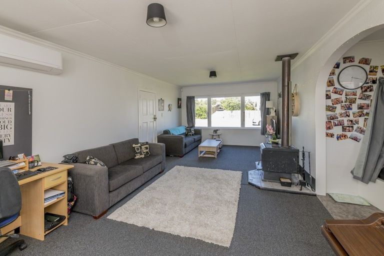 Photo of property in 15 Mahoe Street, Otaki Beach, Otaki, 5512