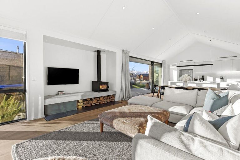 Photo of property in 21 Rua Street, Albert Town, Wanaka, 9305