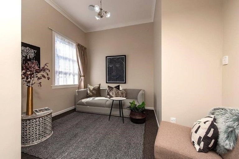 Photo of property in 296 Karori Road, Karori, Wellington, 6012