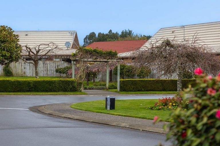 Photo of property in Rangeview Villas, 24/9 Fuller Close, Levin, 5510