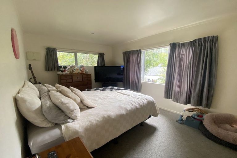 Photo of property in 43 Stapleford Crescent, Browns Bay, Auckland, 0630
