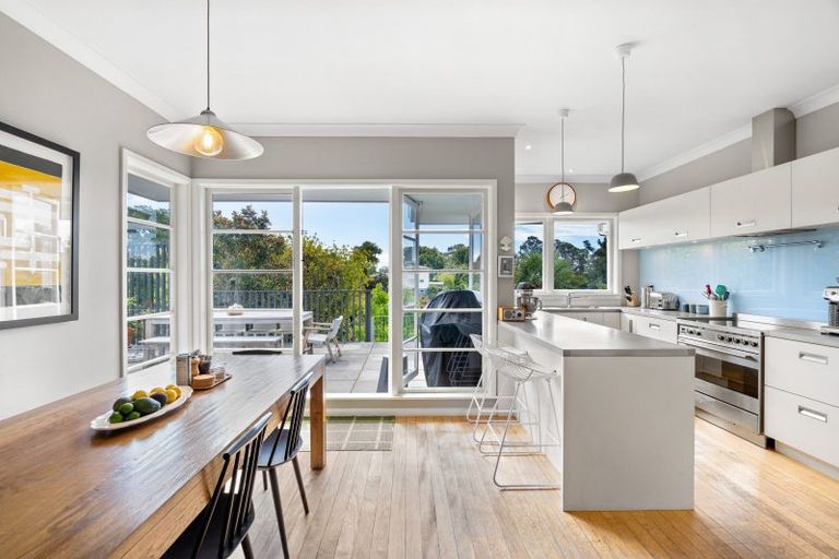 Photo of property in 63 Napier Terrace, Hospital Hill, Napier, 4110