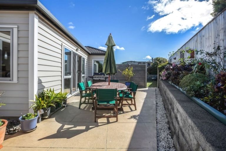 Photo of property in 7 Tasman Close, Aotea, Porirua, 5024