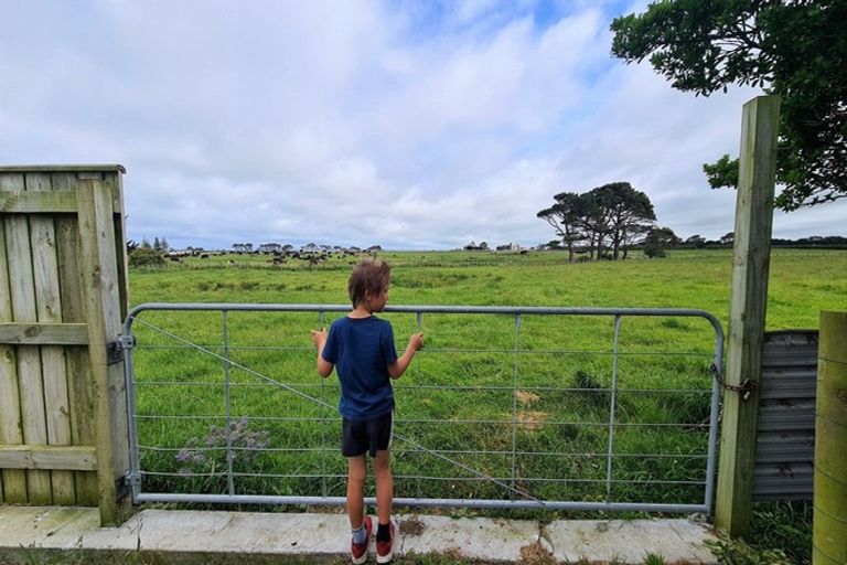 Photo of property in 114 Ihaia Road, Opunake, 4616