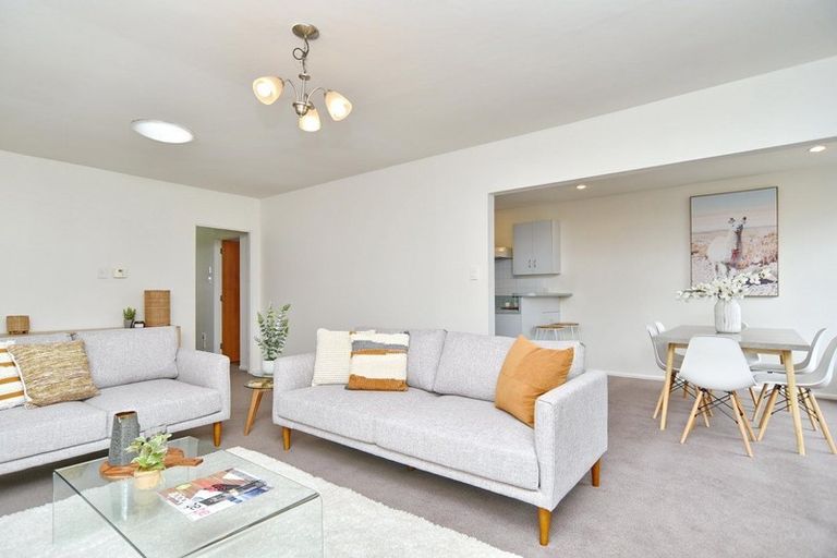 Photo of property in 25 Liverton Crescent, Bishopdale, Christchurch, 8053