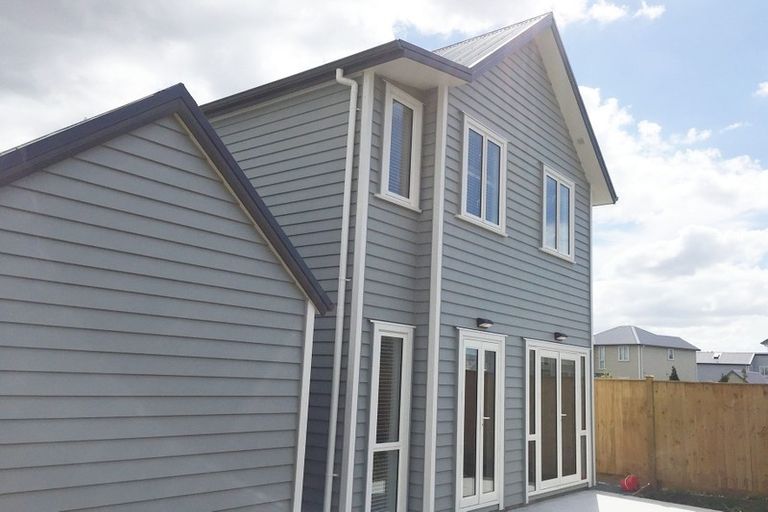 Photo of property in 29 Stitchbird Crescent, Papakura, 2110