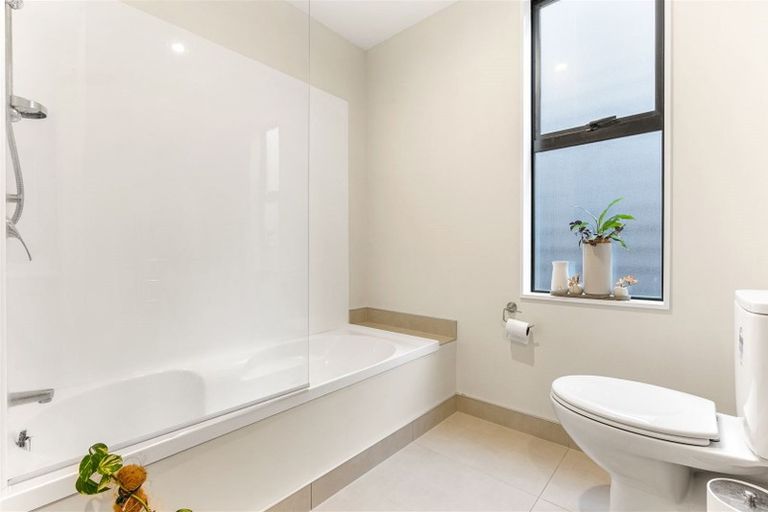 Photo of property in 15 Battalion Drive, Papakura, 2110