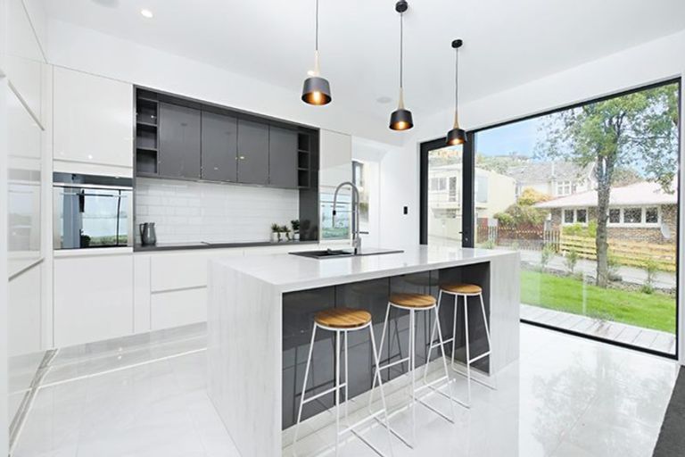 Photo of property in 1 Te Awakura Terrace, Mount Pleasant, Christchurch, 8081