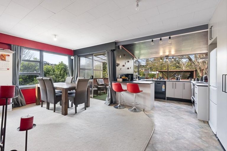 Photo of property in 10 Hillside Crescent, Westown, New Plymouth, 4310