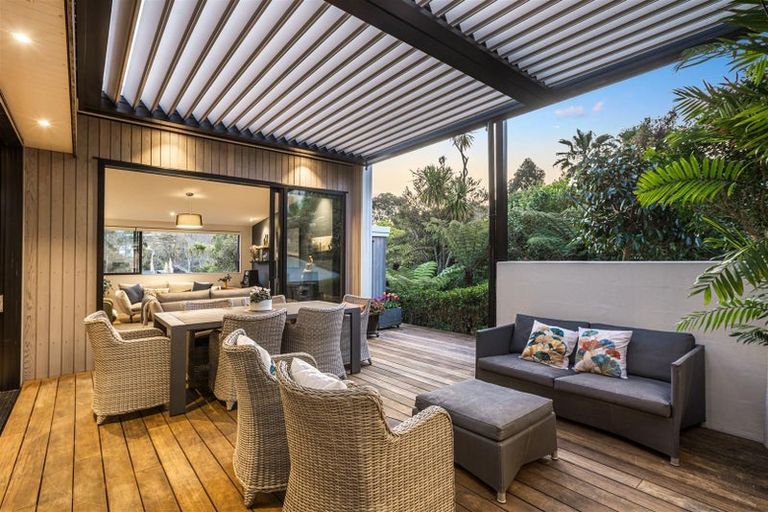Photo of property in 2a Peter Terrace, Castor Bay, Auckland, 0620