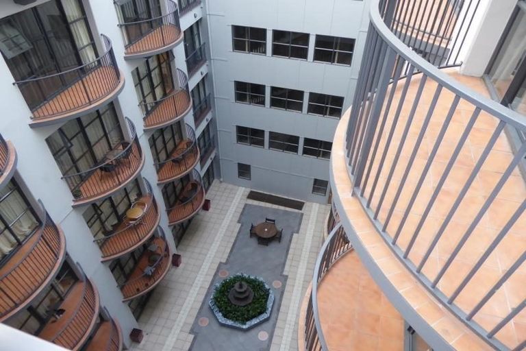 Photo of property in Atrium Towers, 6e/154 The Terrace, Wellington Central, Wellington, 6011