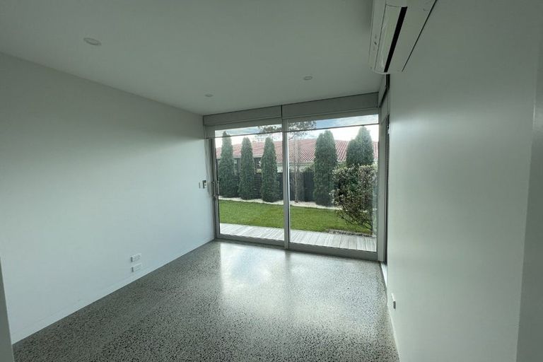 Photo of property in 451 East Coast Road, Murrays Bay, Auckland, 0630