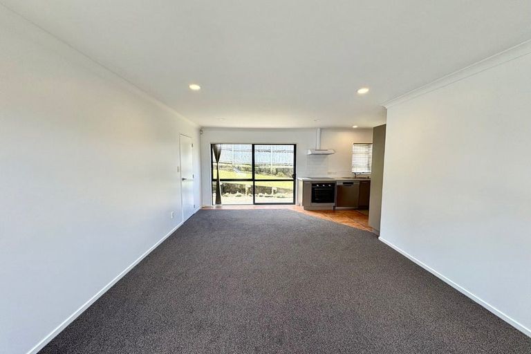 Photo of property in 6 Virginia Street, Henderson, Auckland, 0612