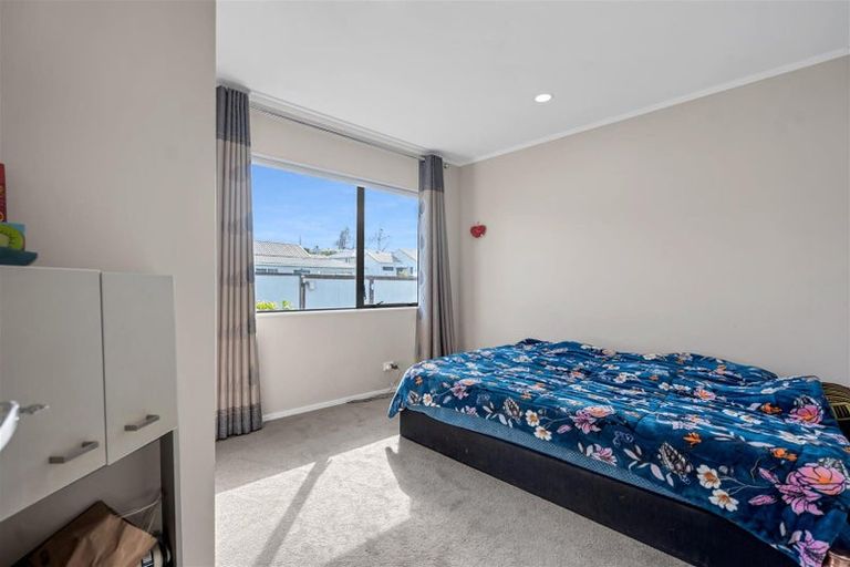 Photo of property in 58a Tironui Road, Takanini, 2112