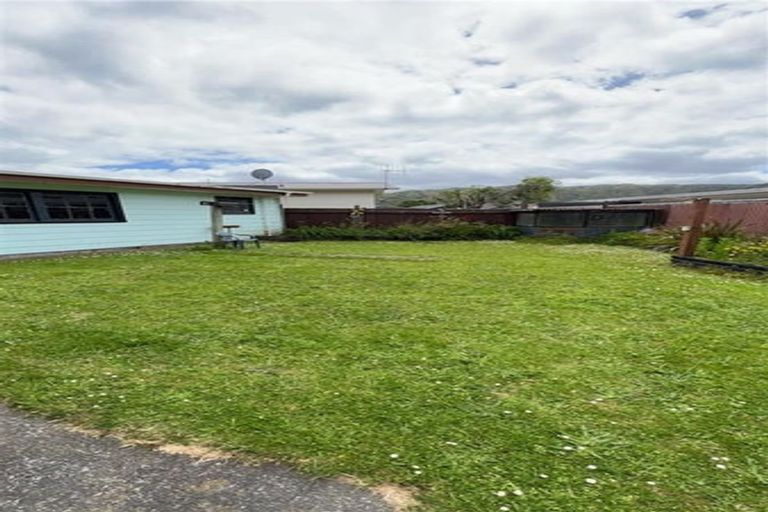 Photo of property in 14b Bexley Grove, Wainuiomata, Lower Hutt, 5014