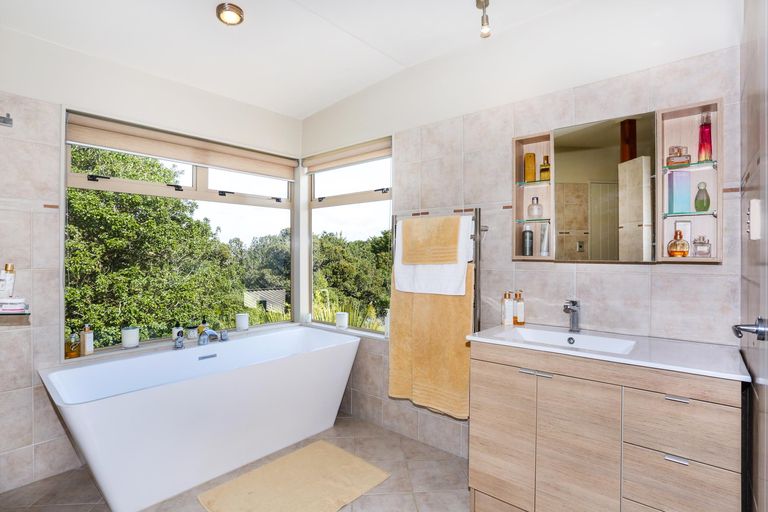 Photo of property in 297 Settlement Road, Puni, Pukekohe, 2678