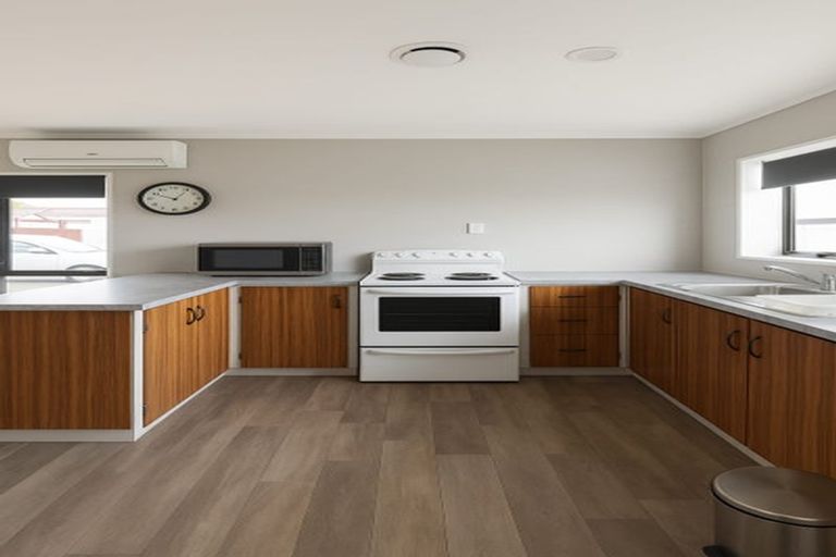 Photo of property in 2/150 Kitchener Road, Pukekohe, 2120