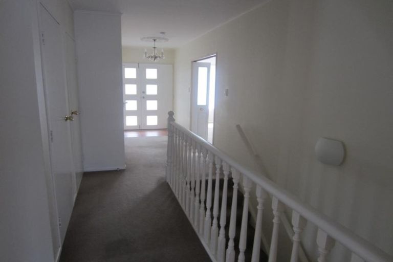 Photo of property in 3 Saint Hildas Glade, Tawa, Wellington, 5028