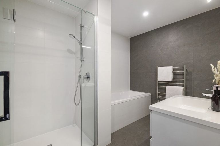 Photo of property in 5 Nga Tutu Place, Belmont, Auckland, 0622