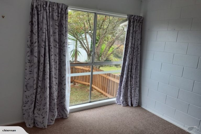 Photo of property in 1/109a Te Atatu Road, Te Atatu South, Auckland, 0610