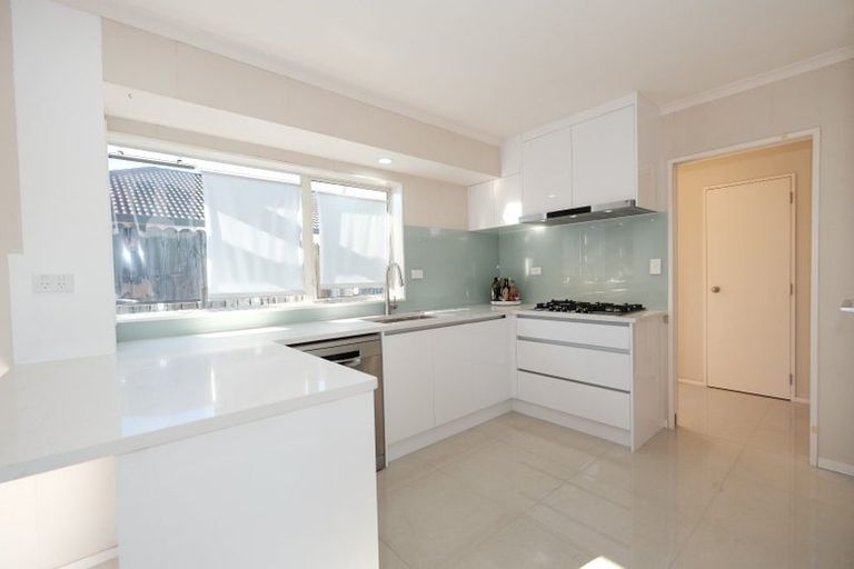 Photo of property in 2/6 Keenagh Rise, Dannemora, Auckland, 2016