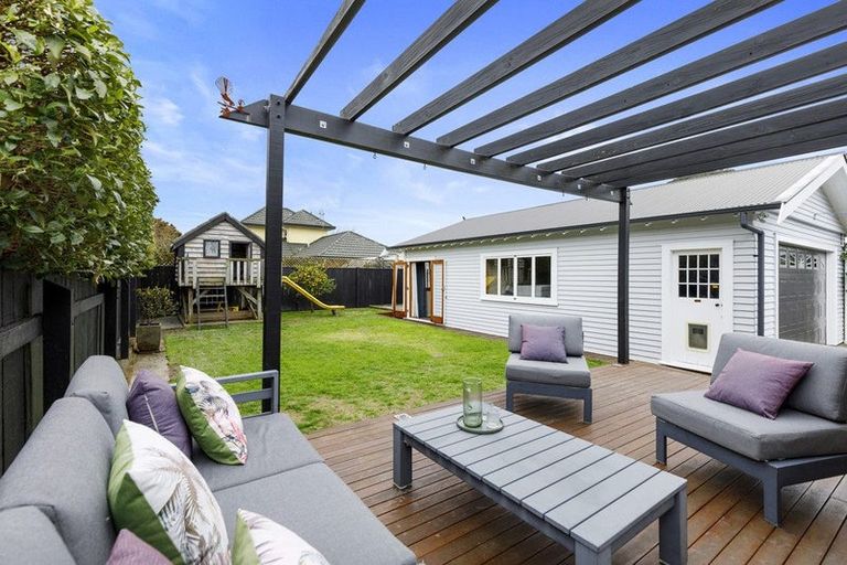 Photo of property in 17 Burnside Street, Waterloo, Lower Hutt, 5011
