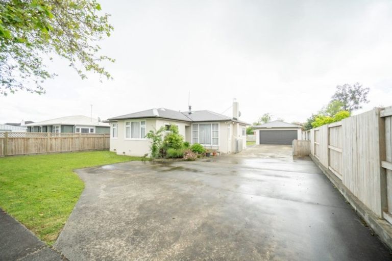 Photo of property in 653 Featherston Street, Roslyn, Palmerston North, 4414