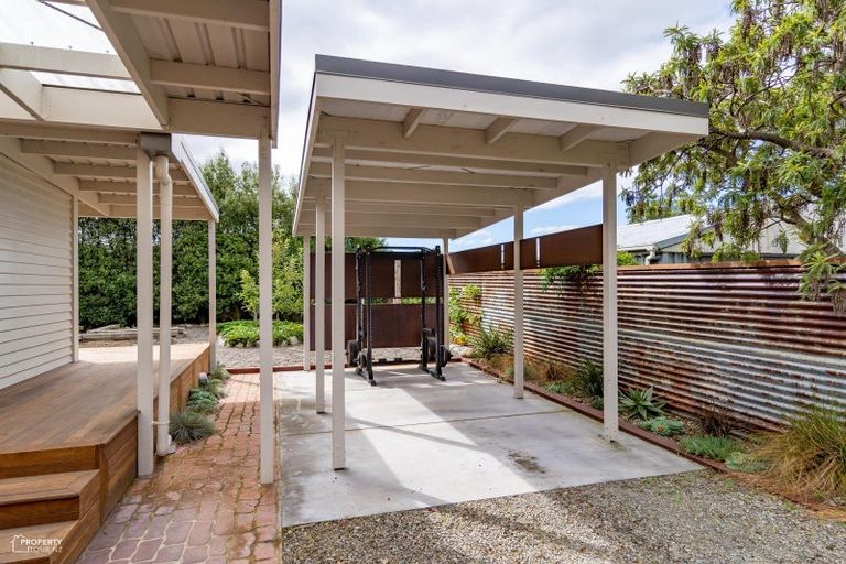 Photo of property in 65 Brandon Street, Featherston, 5710