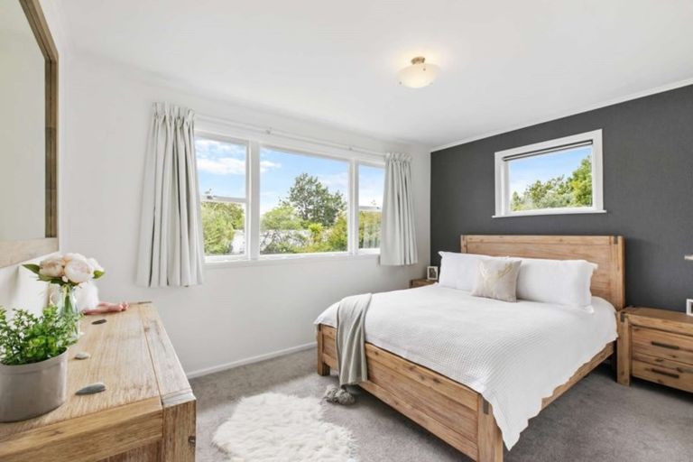 Photo of property in 3a Gazelle Avenue, Beach Haven, Auckland, 0626