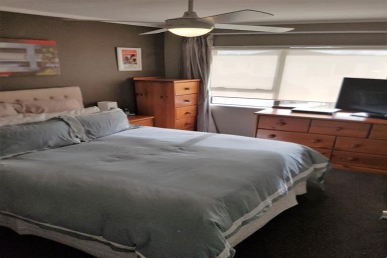 Photo of property in 2/25 Clearview Heights, Ranui, Auckland, 0612