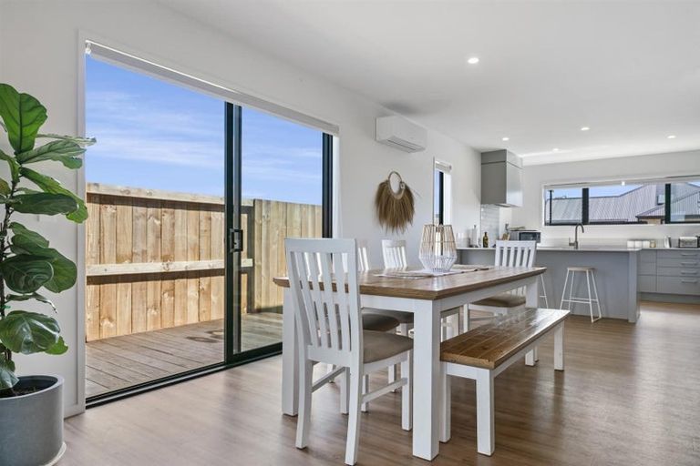 Photo of property in 51 Cotula Way, Papamoa Beach, Papamoa, 3118