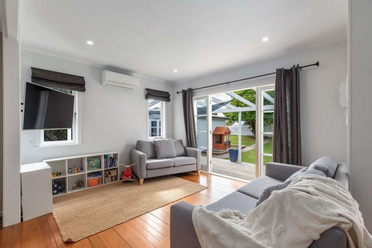 Photo of property in 1/26 Trentham Road, Papakura, 2110