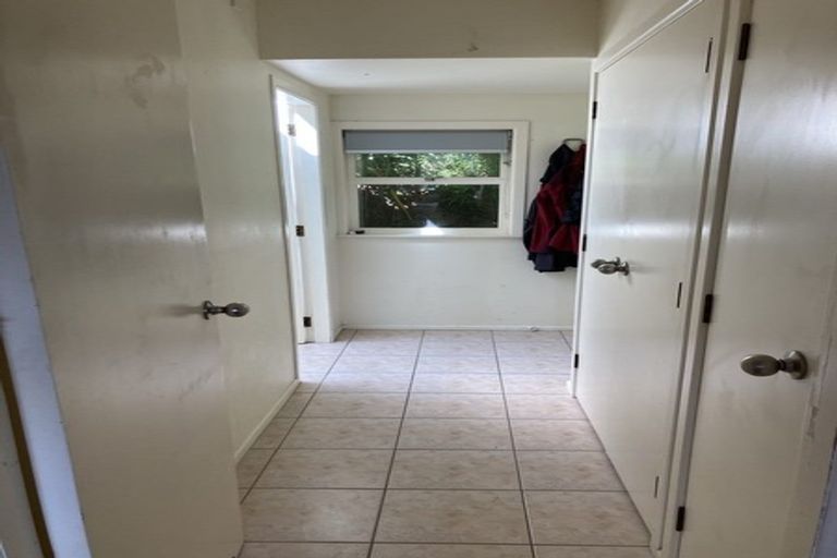 Photo of property in 31 Cave Road, Houghton Bay, Wellington, 6023