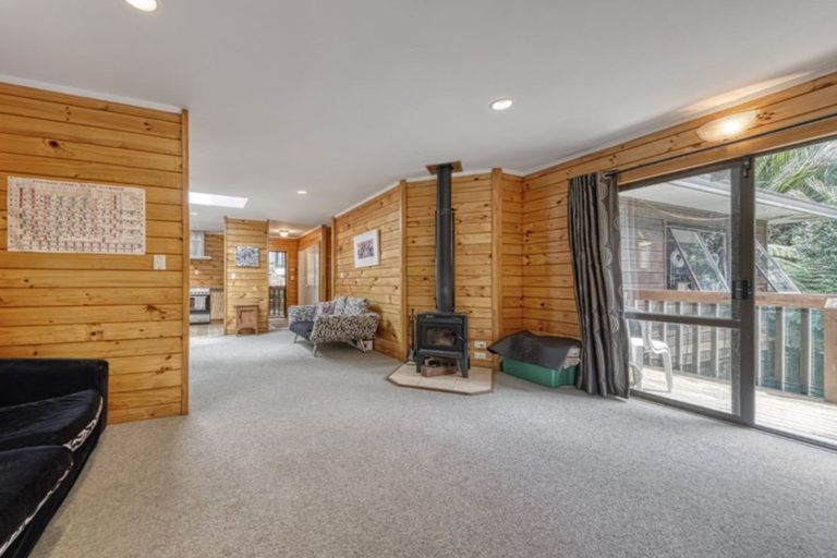 Photo of property in 130 Victory Road, Laingholm, Auckland, 0604