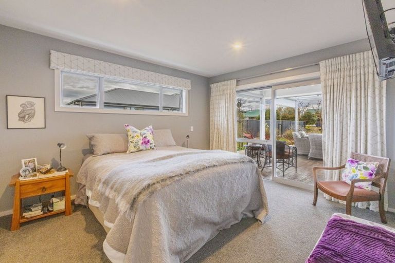 Photo of property in 24 Dee Street, Otane, 4202