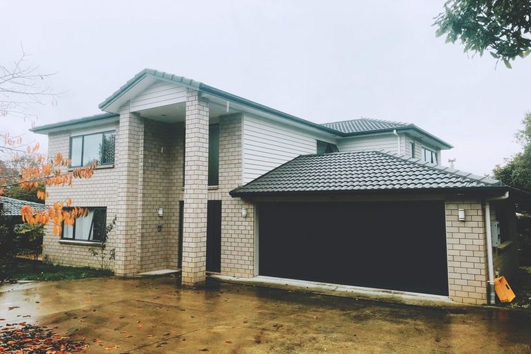 Photo of property in 10b Harrybrook Road, Green Bay, Auckland, 0604